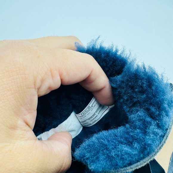 UGG Navy Blue Bailey Bow ll Short Boot - Picture 9 of 9